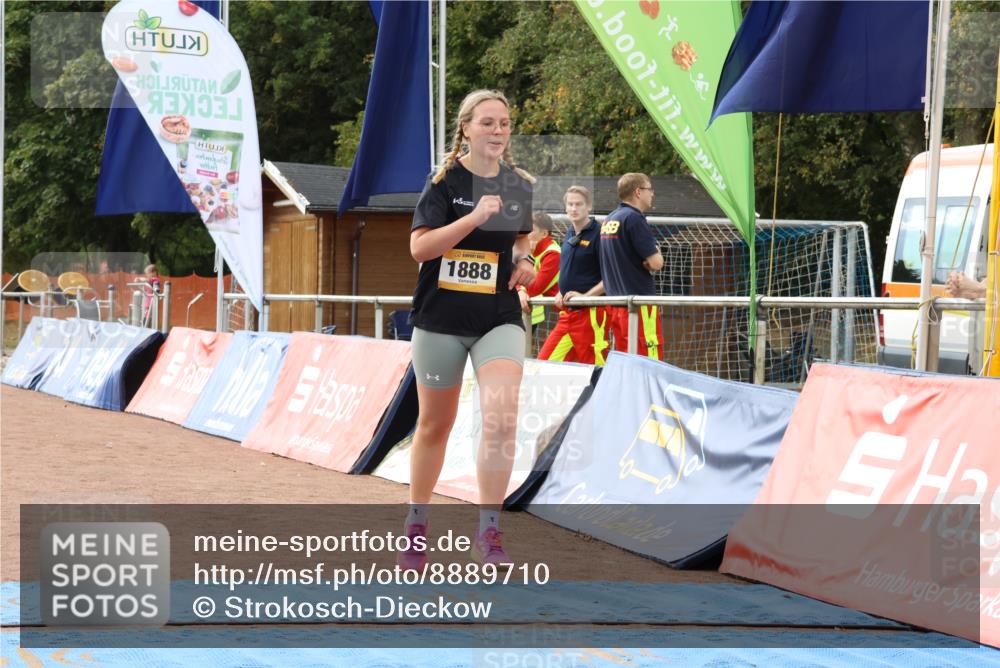 14.09.2025 - Airport Race Strokosch-Dieckow http://msf.ph/oto/8889710 14.09.2025 13:04:33 Ziel 881, 922, 1361, 1888 meine-sportfotos.de