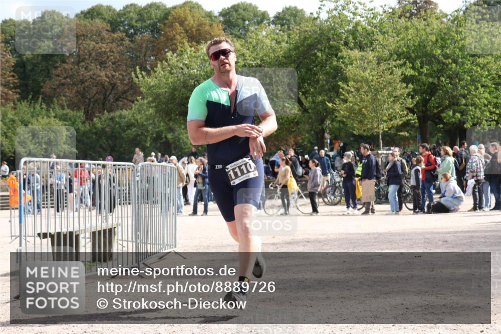 14.09.2025 - Stadtparktriathlon Strokosch-Dieckow http://msf.ph/oto/8889726 14.09.2025 12:45:17 Ziel 946, 1110 meine-sportfotos.de
