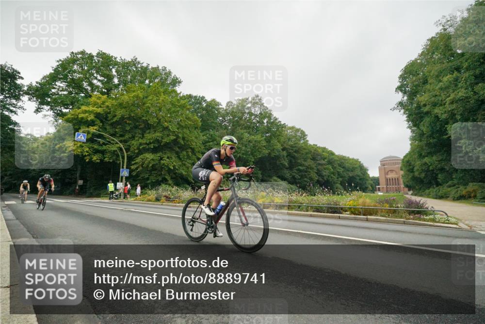 14.09.2025 - Stadtparktriathlon Michael Burmester http://msf.ph/oto/8889741 14.09.2025 09:19:47 Radfahren 306, 320, 324, 356, 366, 382, 442, 447, 485, 497 meine-sportfotos.de