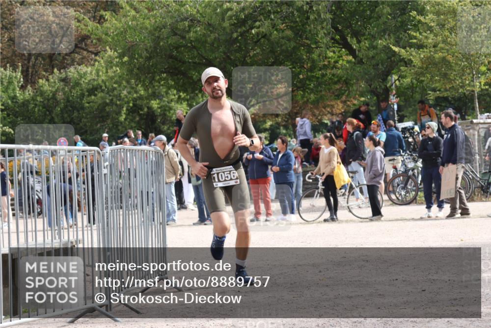 14.09.2025 - Stadtparktriathlon Strokosch-Dieckow http://msf.ph/oto/8889757 14.09.2025 12:45:33 Ziel 1056, 1063 meine-sportfotos.de