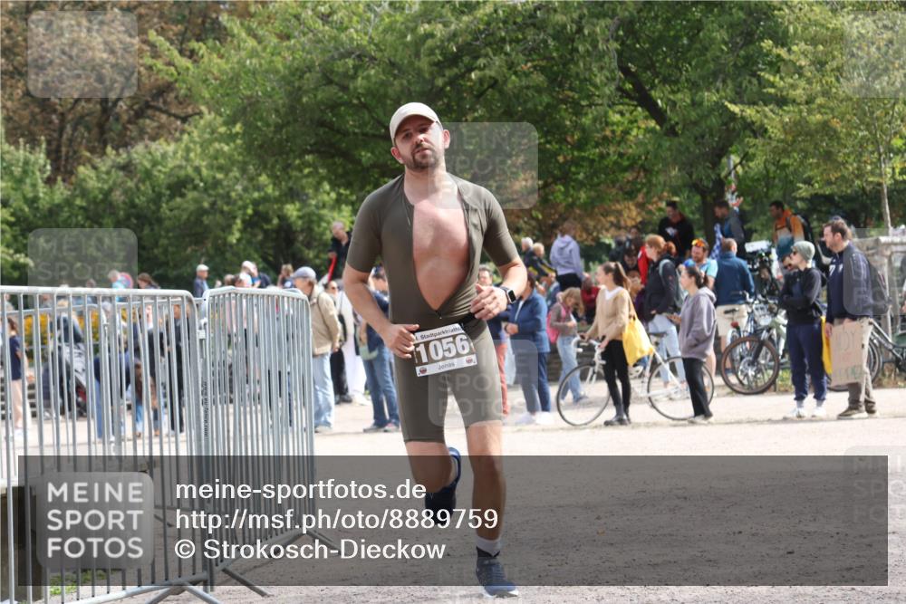 14.09.2025 - Stadtparktriathlon Strokosch-Dieckow http://msf.ph/oto/8889759 14.09.2025 12:45:33 Ziel 1056, 1063 meine-sportfotos.de
