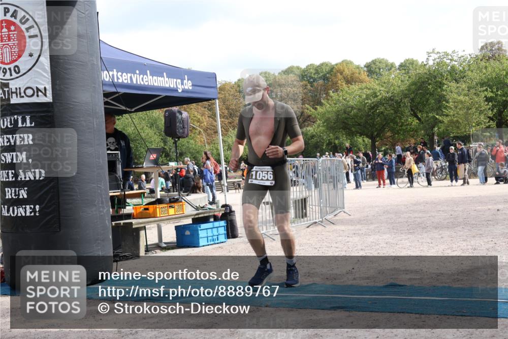 14.09.2025 - Stadtparktriathlon Strokosch-Dieckow http://msf.ph/oto/8889767 14.09.2025 12:45:35 Ziel 1056, 1063 meine-sportfotos.de
