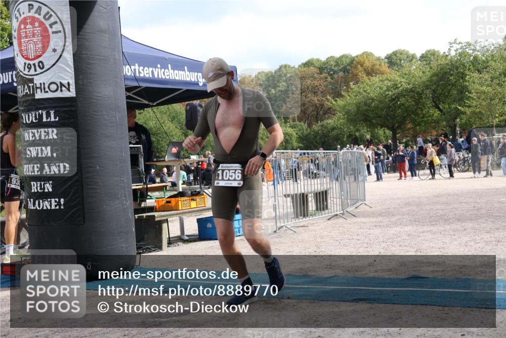 14.09.2025 - Stadtparktriathlon Strokosch-Dieckow http://msf.ph/oto/8889770 14.09.2025 12:45:35 Ziel 1056, 1063 meine-sportfotos.de