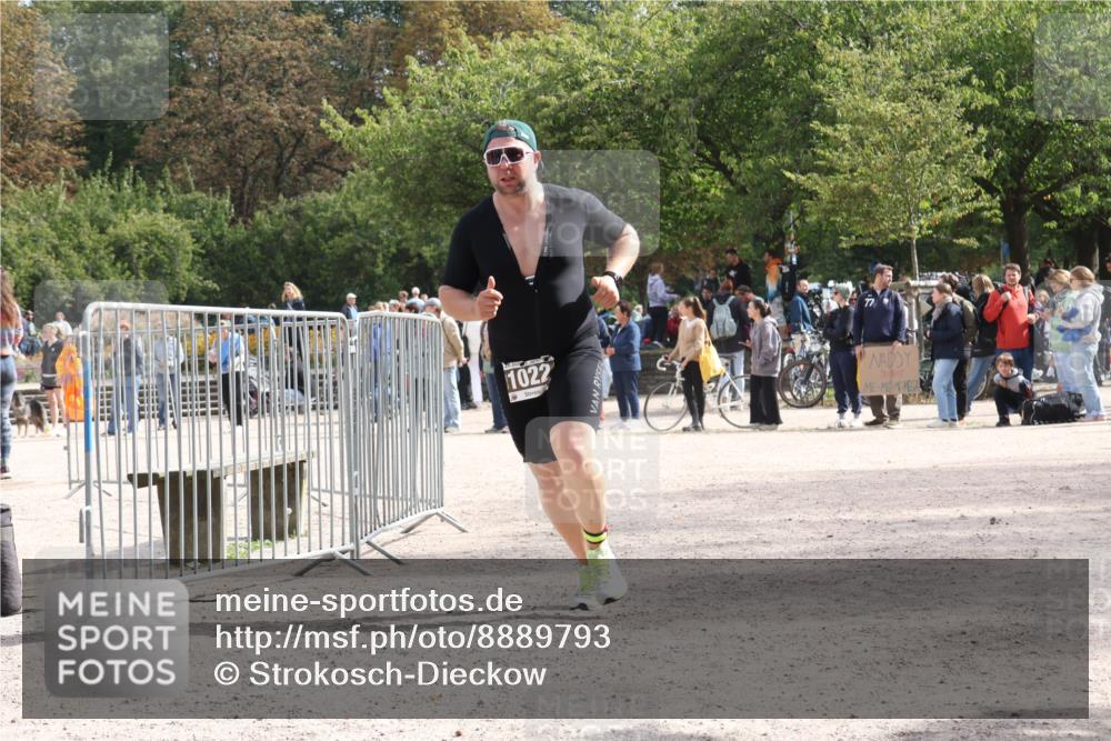 14.09.2025 - Stadtparktriathlon Strokosch-Dieckow http://msf.ph/oto/8889793 14.09.2025 12:45:52 Ziel 1005, 1022 meine-sportfotos.de