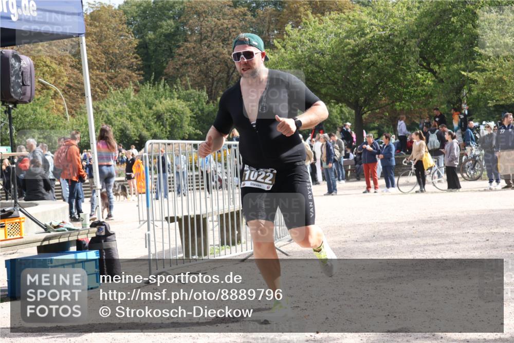 14.09.2025 - Stadtparktriathlon Strokosch-Dieckow http://msf.ph/oto/8889796 14.09.2025 12:45:53 Ziel 1005, 1022 meine-sportfotos.de