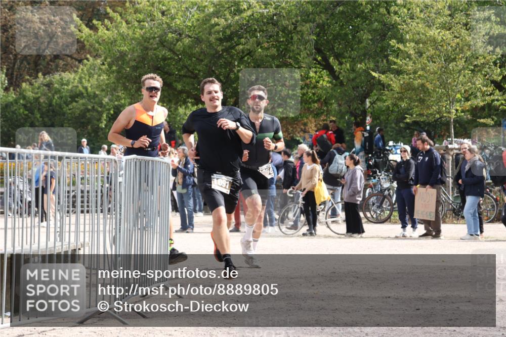 14.09.2025 - Stadtparktriathlon Strokosch-Dieckow http://msf.ph/oto/8889805 14.09.2025 12:45:59 Ziel 1022, 1050, 1091, 1095 meine-sportfotos.de