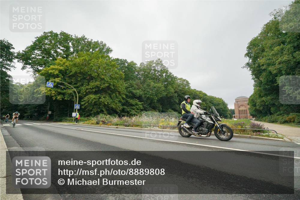 14.09.2025 - Stadtparktriathlon Michael Burmester http://msf.ph/oto/8889808 14.09.2025 09:21:04 Radfahren 342, 380, 401, 404, 473, 500 meine-sportfotos.de