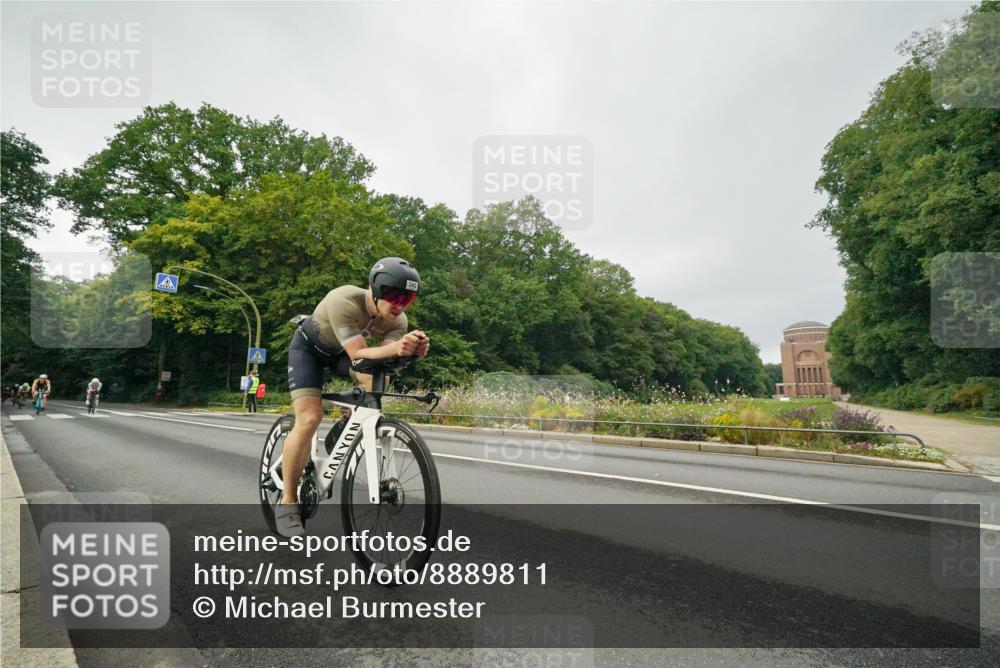 14.09.2025 - Stadtparktriathlon Michael Burmester http://msf.ph/oto/8889811 14.09.2025 09:21:06 Radfahren 342, 380, 401, 404, 473, 500 meine-sportfotos.de