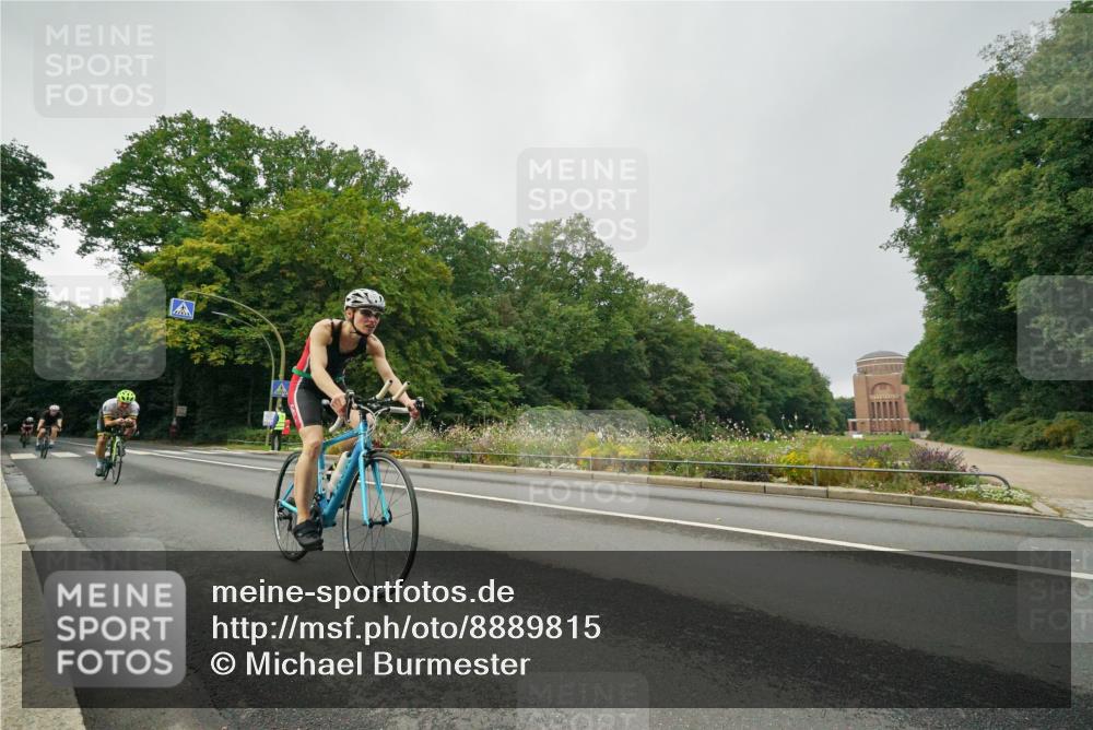 14.09.2025 - Stadtparktriathlon Michael Burmester http://msf.ph/oto/8889815 14.09.2025 09:21:09 Radfahren 339, 342, 380, 401, 404, 473, 500 meine-sportfotos.de
