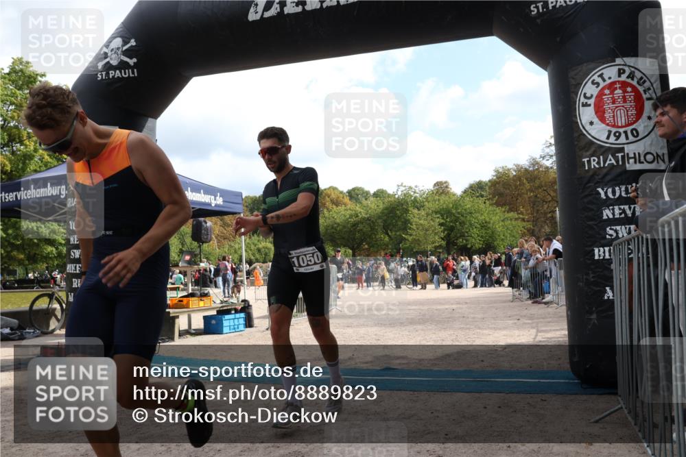 14.09.2025 - Stadtparktriathlon Strokosch-Dieckow http://msf.ph/oto/8889823 14.09.2025 12:46:03 Ziel 1050, 1091, 1095, 1178 meine-sportfotos.de