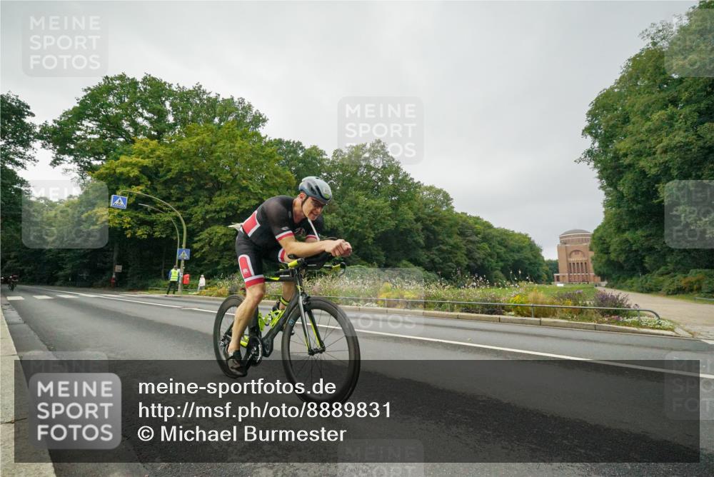 14.09.2025 - Stadtparktriathlon Michael Burmester http://msf.ph/oto/8889831 14.09.2025 09:21:29 Radfahren 323, 349, 352, 375, 379, 383, 393 meine-sportfotos.de