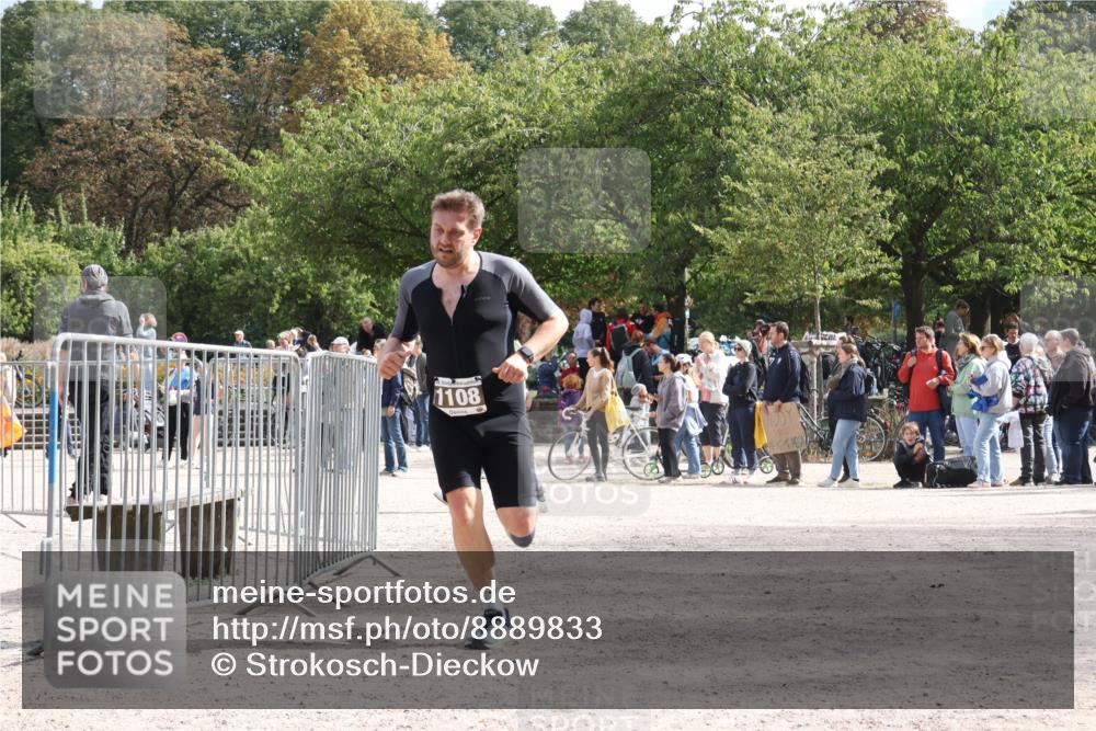 14.09.2025 - Stadtparktriathlon Strokosch-Dieckow http://msf.ph/oto/8889833 14.09.2025 12:46:35 Ziel 1108 meine-sportfotos.de