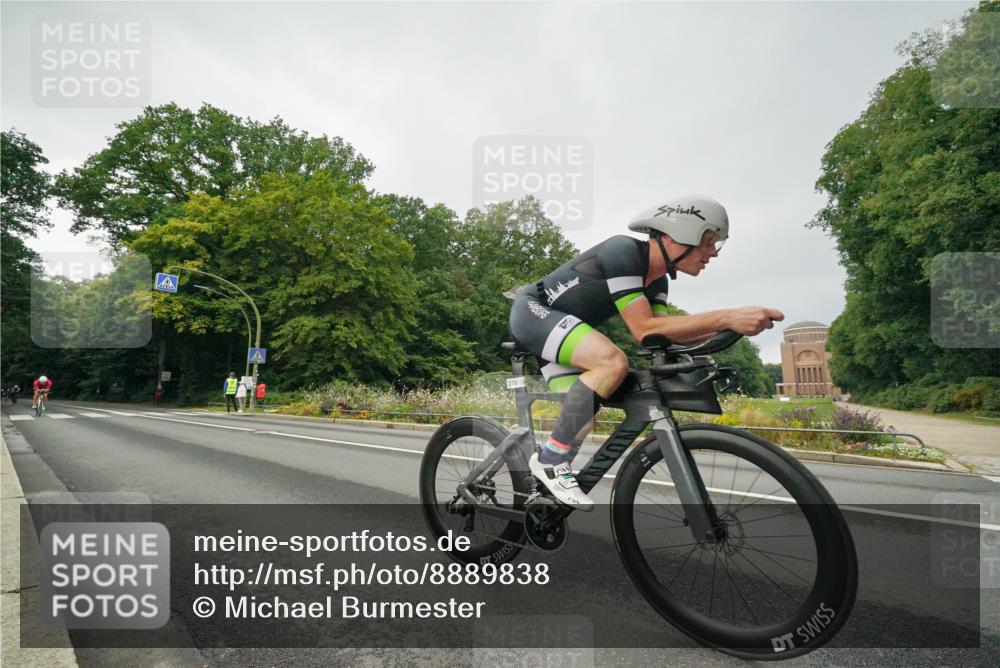14.09.2025 - Stadtparktriathlon Michael Burmester http://msf.ph/oto/8889838 14.09.2025 09:21:34 Radfahren 323, 349, 365, 379, 383, 393, 400, 450 meine-sportfotos.de