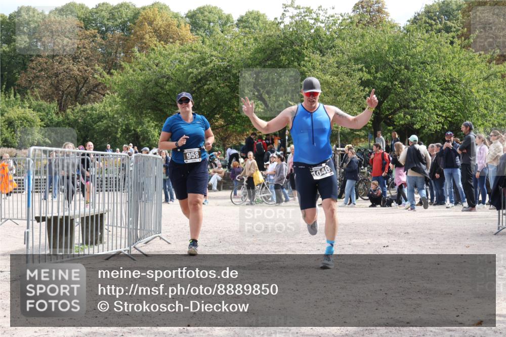 14.09.2025 - Stadtparktriathlon Strokosch-Dieckow http://msf.ph/oto/8889850 14.09.2025 12:46:54 Ziel 931, 958, 1046, 1059 meine-sportfotos.de