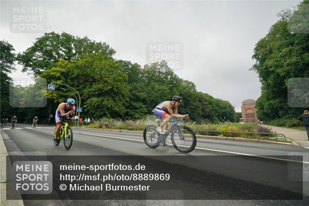 14.09.2025 - Stadtparktriathlon Michael Burmester http://msf.ph/oto/8889869 14.09.2025 09:22:16 Radfahren 311, 348, 361, 392, 398, 413, 414, 432, 487 meine-sportfotos.de