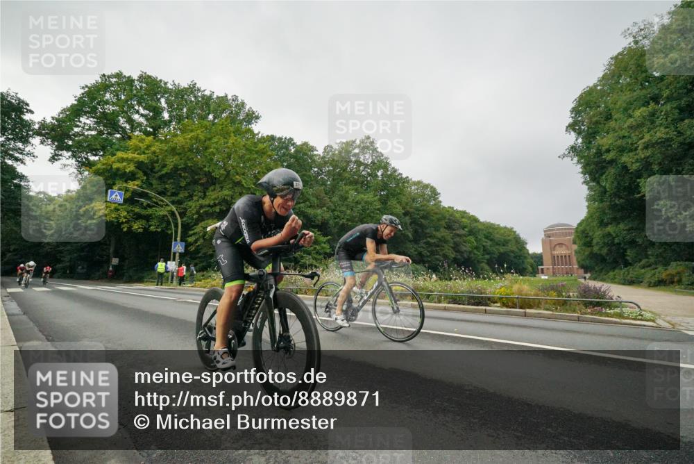 14.09.2025 - Stadtparktriathlon Michael Burmester http://msf.ph/oto/8889871 14.09.2025 09:22:18 Radfahren 311, 348, 361, 392, 398, 413, 414, 432, 487 meine-sportfotos.de