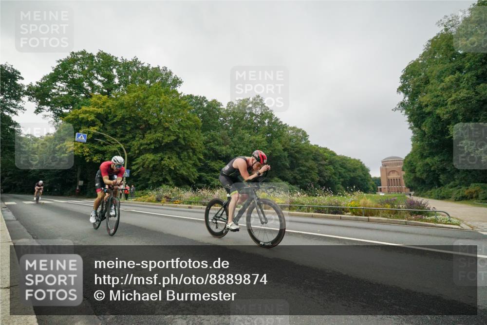 14.09.2025 - Stadtparktriathlon Michael Burmester http://msf.ph/oto/8889874 14.09.2025 09:22:21 Radfahren 311, 348, 361, 367, 392, 398, 413, 414, 432, 487 meine-sportfotos.de