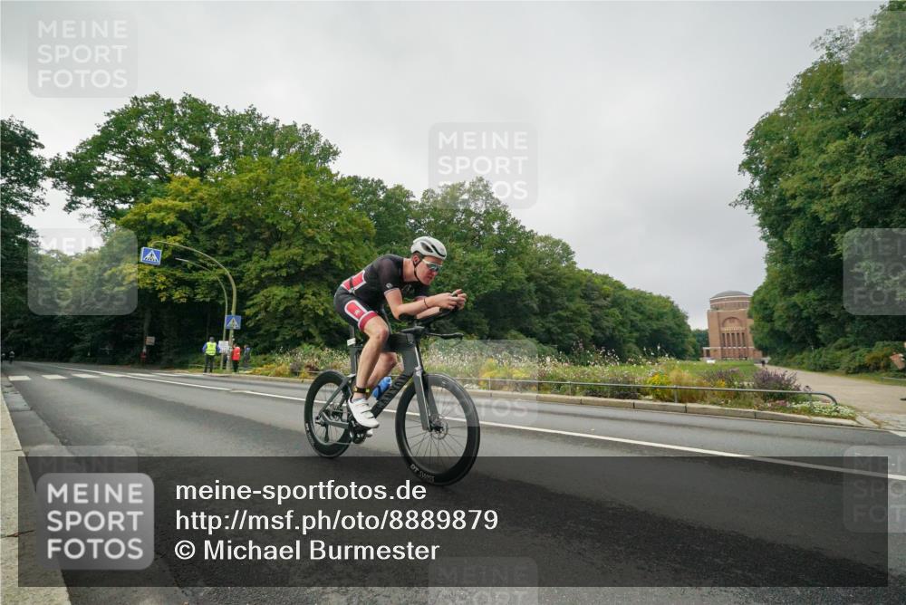 14.09.2025 - Stadtparktriathlon Michael Burmester http://msf.ph/oto/8889879 14.09.2025 09:22:23 Radfahren 311, 348, 361, 367, 392, 398, 432, 466, 487 meine-sportfotos.de