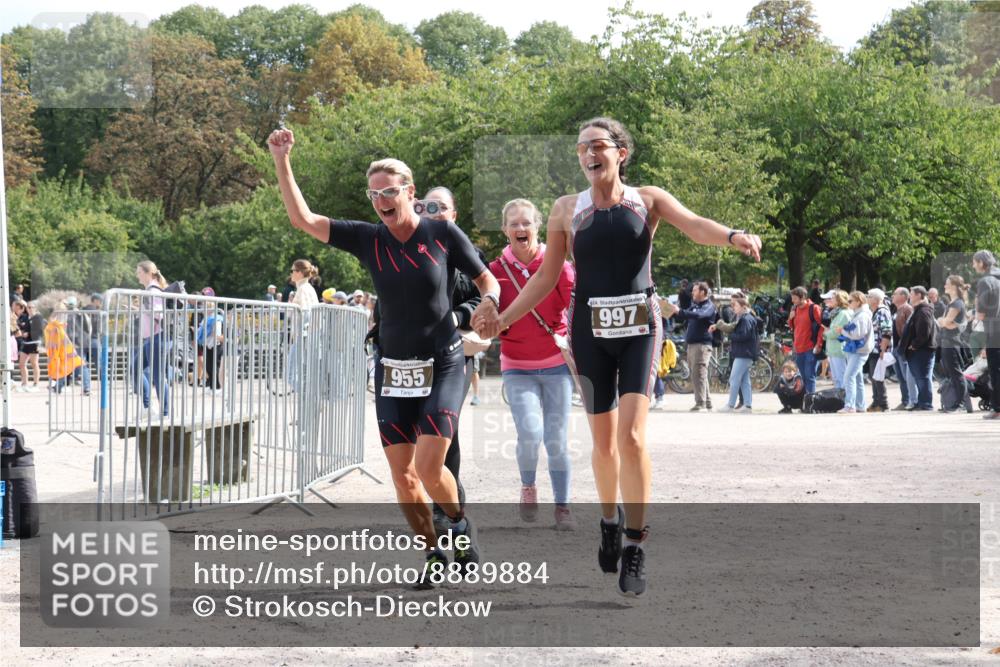 14.09.2025 - Stadtparktriathlon Strokosch-Dieckow http://msf.ph/oto/8889884 14.09.2025 12:47:07 Ziel 955, 997 meine-sportfotos.de