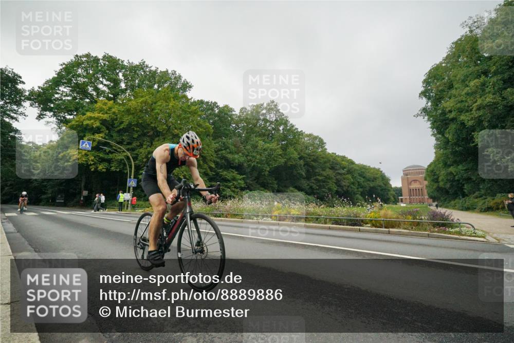 14.09.2025 - Stadtparktriathlon Michael Burmester http://msf.ph/oto/8889886 14.09.2025 09:22:35 Radfahren 376, 418, 435, 437, 466 meine-sportfotos.de