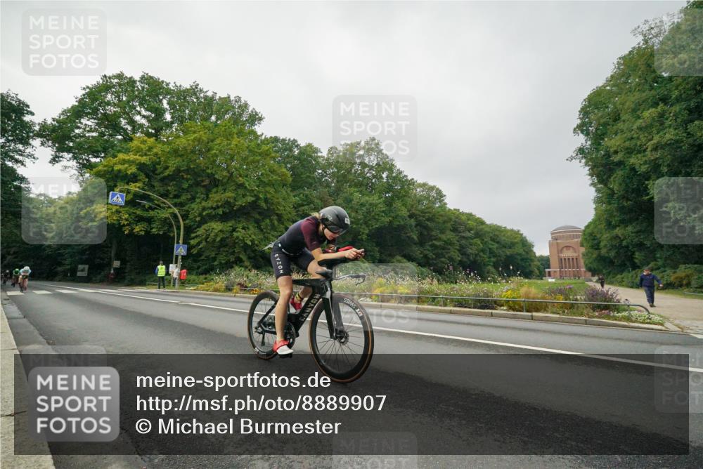 14.09.2025 - Stadtparktriathlon Michael Burmester http://msf.ph/oto/8889907 14.09.2025 09:23:09 Radfahren 408, 416, 434, 446, 460, 462, 484, 501 meine-sportfotos.de