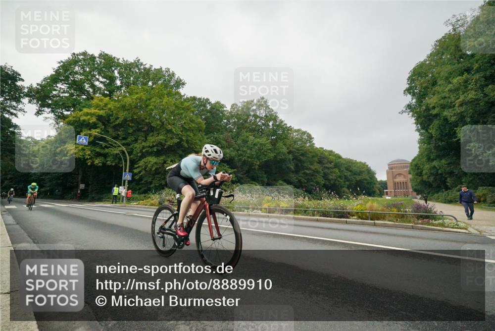 14.09.2025 - Stadtparktriathlon Michael Burmester http://msf.ph/oto/8889910 14.09.2025 09:23:11 Radfahren 312, 402, 408, 416, 434, 446, 460, 484, 501 meine-sportfotos.de