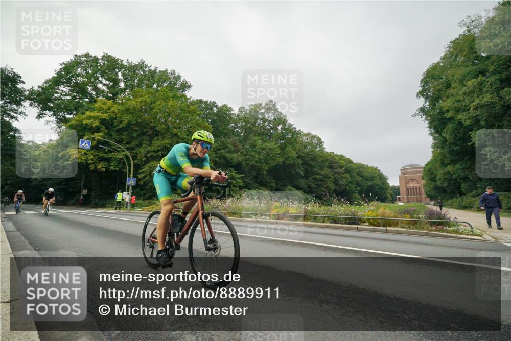 14.09.2025 - Stadtparktriathlon Michael Burmester http://msf.ph/oto/8889911 14.09.2025 09:23:13 Radfahren 312, 402, 408, 416, 434, 446, 460, 484, 501 meine-sportfotos.de