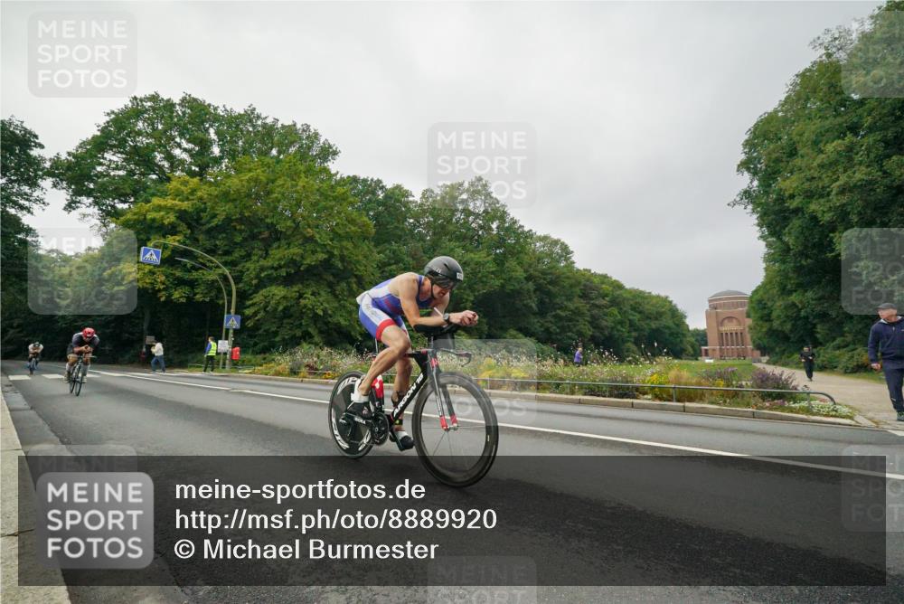 14.09.2025 - Stadtparktriathlon Michael Burmester http://msf.ph/oto/8889920 14.09.2025 09:23:18 Radfahren 312, 402, 408, 416, 446, 501 meine-sportfotos.de