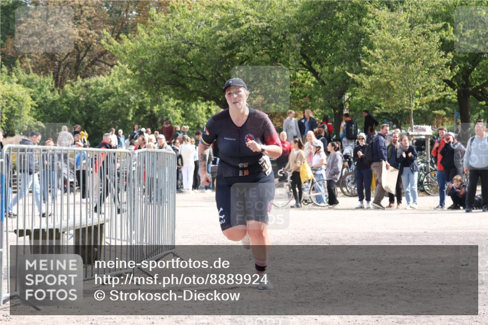 14.09.2025 - Stadtparktriathlon Strokosch-Dieckow http://msf.ph/oto/8889924 14.09.2025 12:47:42 Ziel 1008 meine-sportfotos.de