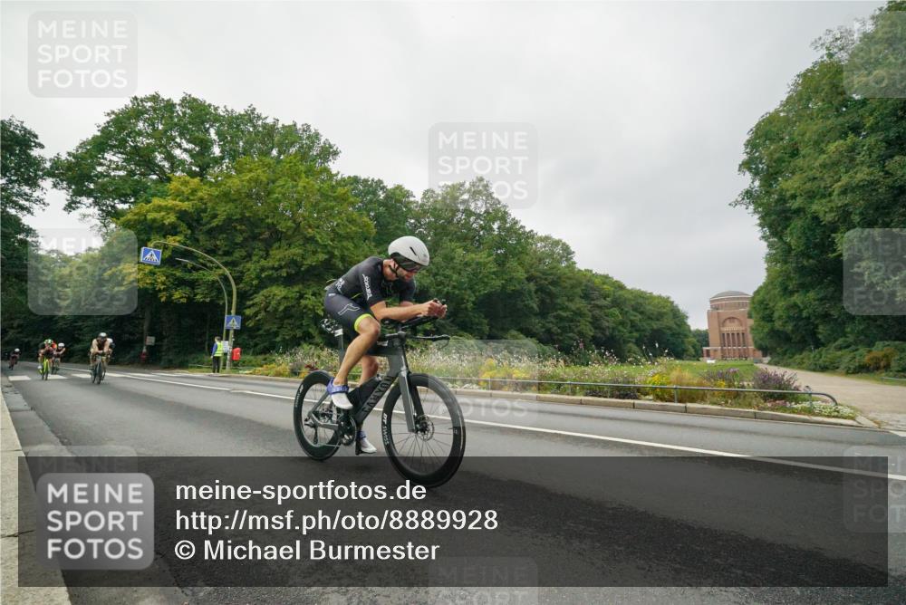 14.09.2025 - Stadtparktriathlon Michael Burmester http://msf.ph/oto/8889928 14.09.2025 09:23:29 Radfahren 313, 319, 325, 360, 369, 436, 463 meine-sportfotos.de