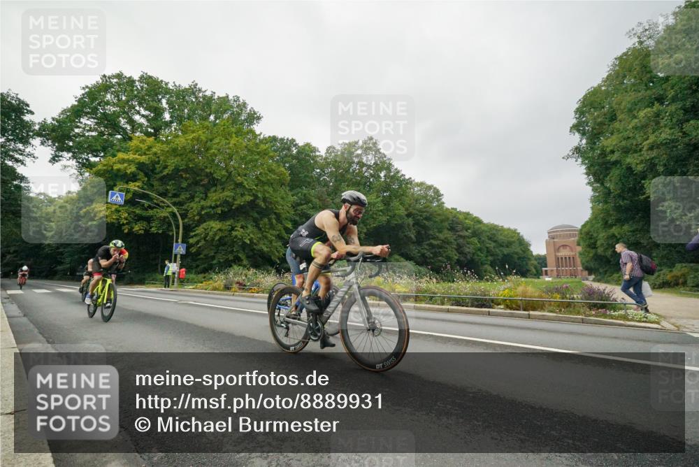 14.09.2025 - Stadtparktriathlon Michael Burmester http://msf.ph/oto/8889931 14.09.2025 09:23:30 Radfahren 313, 319, 325, 360, 369, 436, 463 meine-sportfotos.de