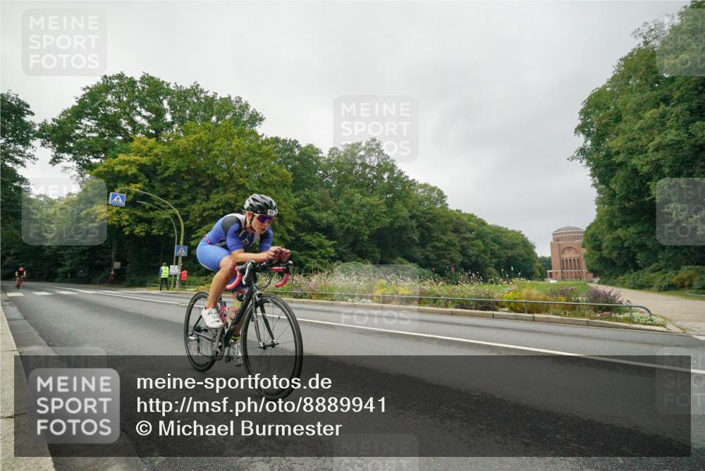 14.09.2025 - Stadtparktriathlon Michael Burmester http://msf.ph/oto/8889941 14.09.2025 09:23:41 Radfahren 350, 399, 457, 488 meine-sportfotos.de