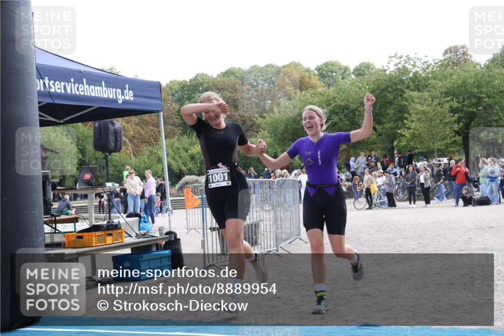 14.09.2025 - Stadtparktriathlon Strokosch-Dieckow http://msf.ph/oto/8889954 14.09.2025 12:48:11 Ziel 1001, 1002 meine-sportfotos.de