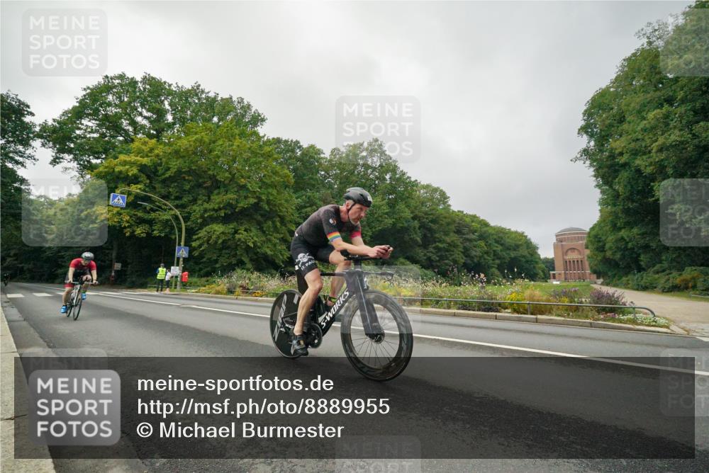 14.09.2025 - Stadtparktriathlon Michael Burmester http://msf.ph/oto/8889955 14.09.2025 09:24:32 Radfahren 317, 378, 405, 465, 476 meine-sportfotos.de
