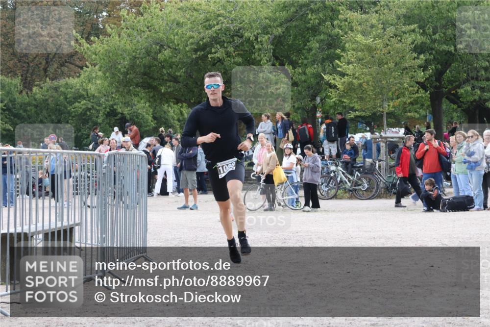 14.09.2025 - Stadtparktriathlon Strokosch-Dieckow http://msf.ph/oto/8889967 14.09.2025 12:48:38 Ziel 1088 meine-sportfotos.de