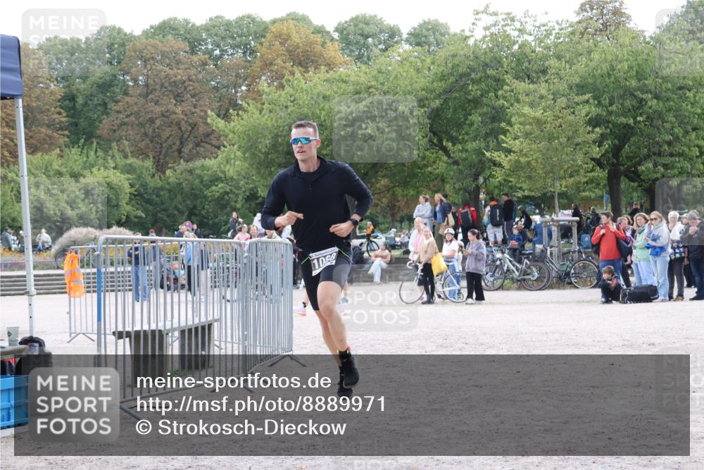 14.09.2025 - Stadtparktriathlon Strokosch-Dieckow http://msf.ph/oto/8889971 14.09.2025 12:48:39 Ziel 1088 meine-sportfotos.de