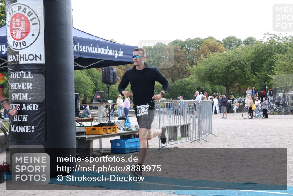 14.09.2025 - Stadtparktriathlon Strokosch-Dieckow http://msf.ph/oto/8889975 14.09.2025 12:48:40 Ziel 1088 meine-sportfotos.de