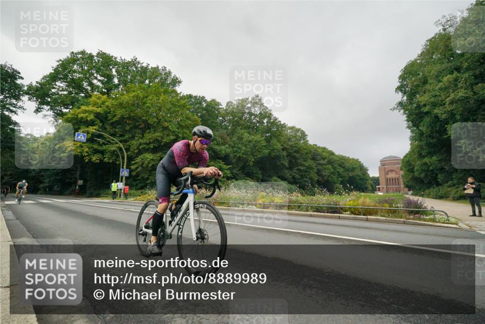 14.09.2025 - Stadtparktriathlon Michael Burmester http://msf.ph/oto/8889989 14.09.2025 09:25:31 Radfahren 316, 322, 422, 425, 431, 452, 475, 481, 499 meine-sportfotos.de