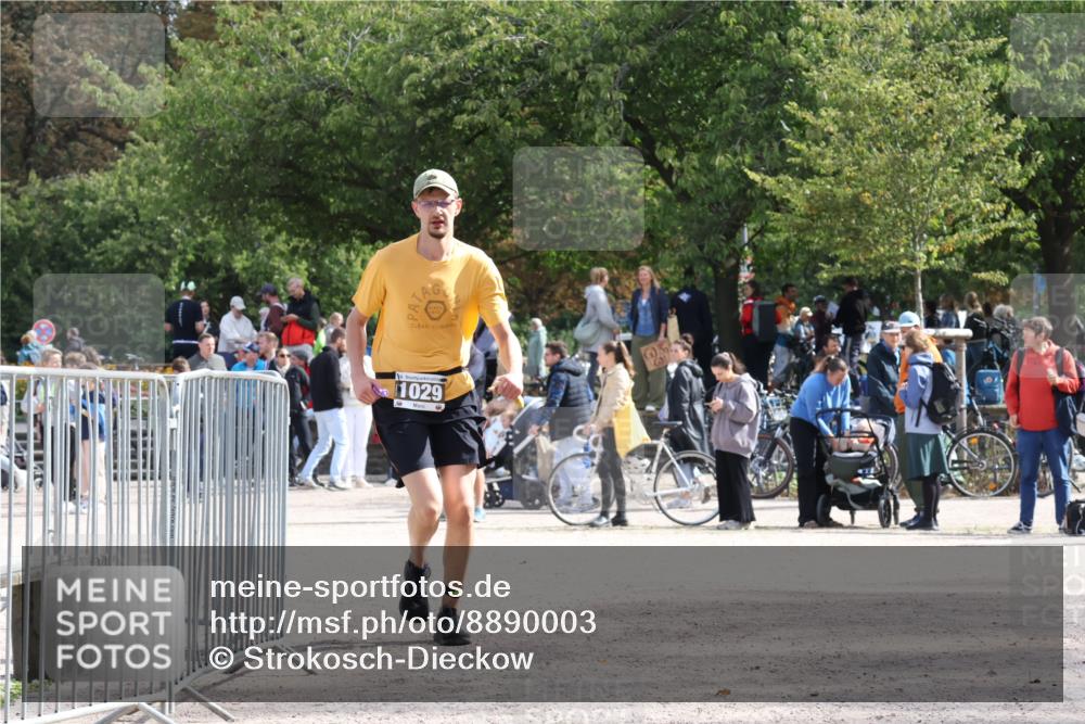 14.09.2025 - Stadtparktriathlon Strokosch-Dieckow http://msf.ph/oto/8890003 14.09.2025 12:51:43 Ziel 1029 meine-sportfotos.de