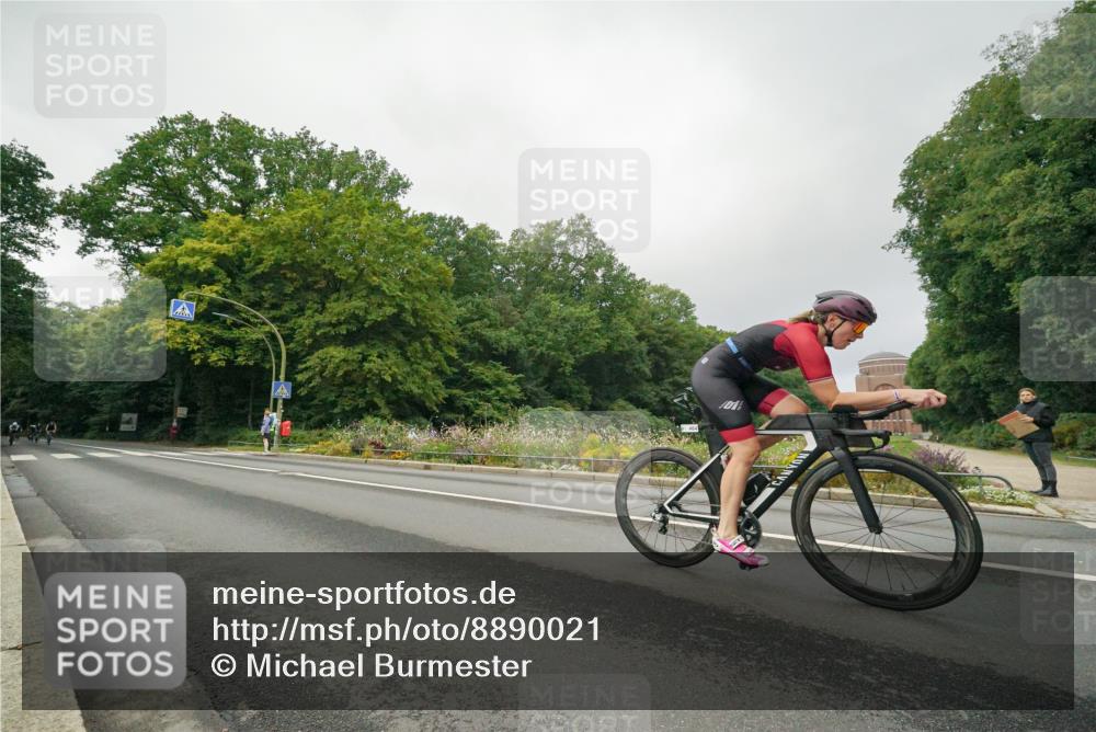 14.09.2025 - Stadtparktriathlon Michael Burmester http://msf.ph/oto/8890021 14.09.2025 09:26:20 Radfahren 320, 415, 443, 447, 464, 472, 486, 495 meine-sportfotos.de