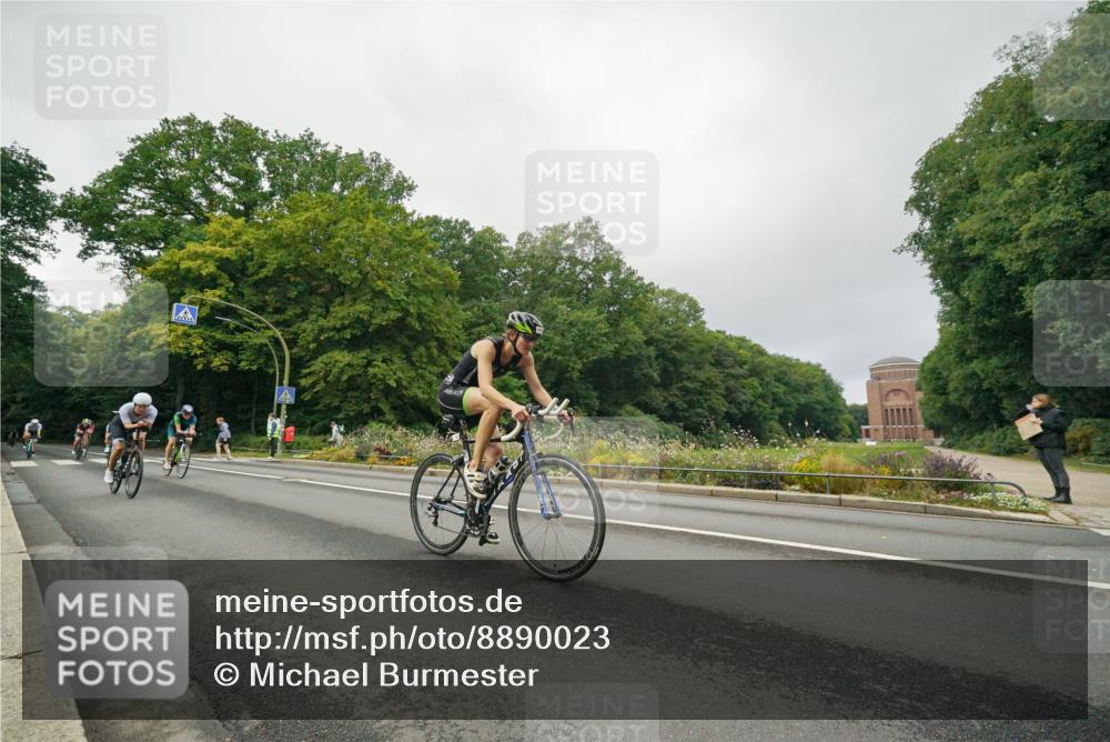 14.09.2025 - Stadtparktriathlon Michael Burmester http://msf.ph/oto/8890023 14.09.2025 09:26:25 Radfahren 320, 356, 381, 389, 415, 419, 439, 443, 447, 464, 472, 486, 495 meine-sportfotos.de