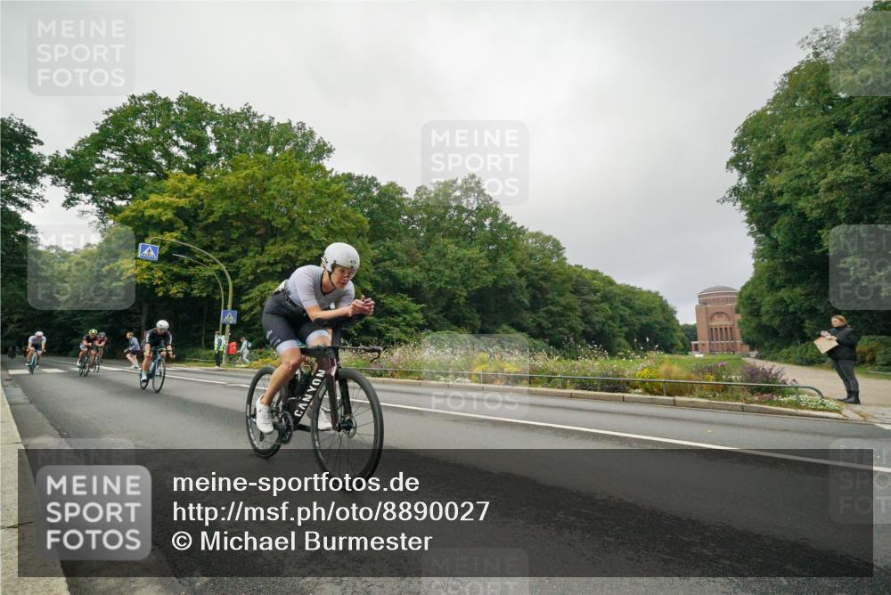 14.09.2025 - Stadtparktriathlon Michael Burmester http://msf.ph/oto/8890027 14.09.2025 09:26:26 Radfahren 320, 356, 381, 389, 419, 439, 443, 447, 472, 486, 495 meine-sportfotos.de
