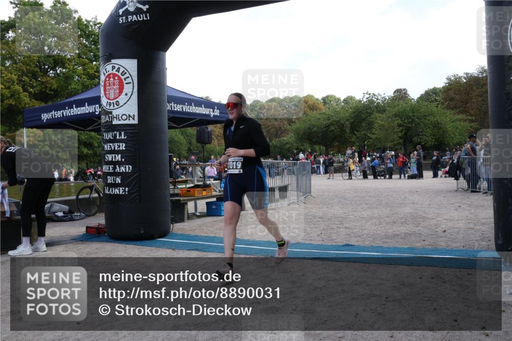 14.09.2025 - Stadtparktriathlon Strokosch-Dieckow http://msf.ph/oto/8890031 14.09.2025 12:51:56 Ziel 1019 meine-sportfotos.de