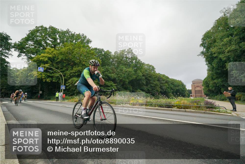 14.09.2025 - Stadtparktriathlon Michael Burmester http://msf.ph/oto/8890035 14.09.2025 09:26:31 Radfahren 306, 320, 356, 381, 389, 419, 439, 447, 472, 486, 495 meine-sportfotos.de
