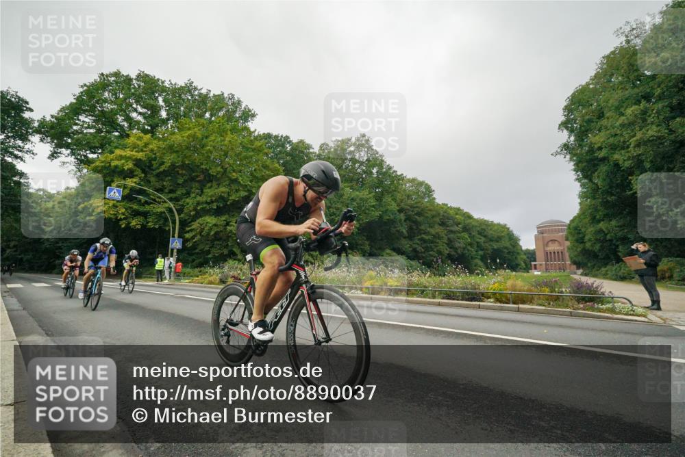 14.09.2025 - Stadtparktriathlon Michael Burmester http://msf.ph/oto/8890037 14.09.2025 09:26:32 Radfahren 306, 320, 338, 356, 381, 389, 419, 439, 447, 472 meine-sportfotos.de