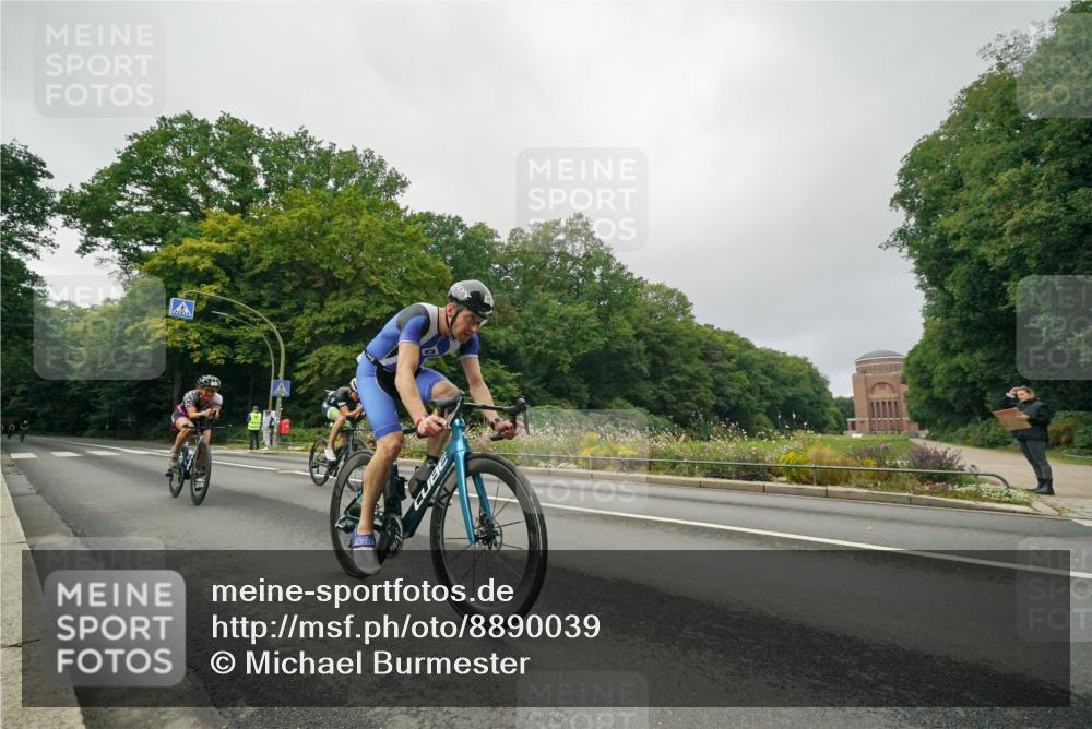 14.09.2025 - Stadtparktriathlon Michael Burmester http://msf.ph/oto/8890039 14.09.2025 09:26:33 Radfahren 306, 338, 356, 381, 389, 419, 439, 456, 472 meine-sportfotos.de