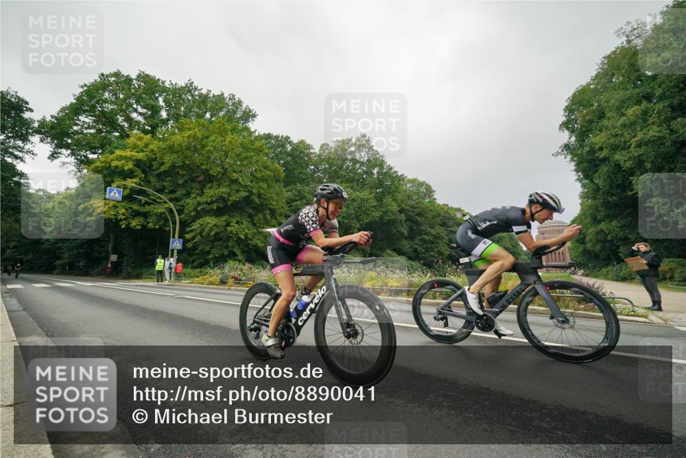 14.09.2025 - Stadtparktriathlon Michael Burmester http://msf.ph/oto/8890041 14.09.2025 09:26:33 Radfahren 306, 338, 356, 381, 389, 419, 439, 456, 472 meine-sportfotos.de