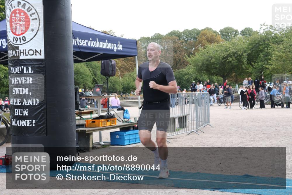 14.09.2025 - Stadtparktriathlon Strokosch-Dieckow http://msf.ph/oto/8890044 14.09.2025 12:52:05 Ziel 1061 meine-sportfotos.de