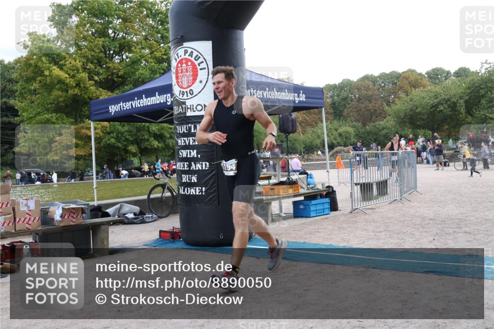 14.09.2025 - Stadtparktriathlon Strokosch-Dieckow http://msf.ph/oto/8890050 14.09.2025 12:52:19 Ziel 1194, 1209 meine-sportfotos.de