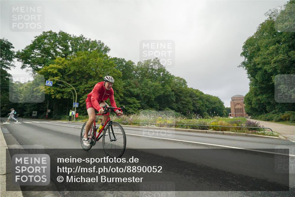 14.09.2025 - Stadtparktriathlon Michael Burmester http://msf.ph/oto/8890052 14.09.2025 09:26:47 Radfahren 302, 442, 456, 479 meine-sportfotos.de